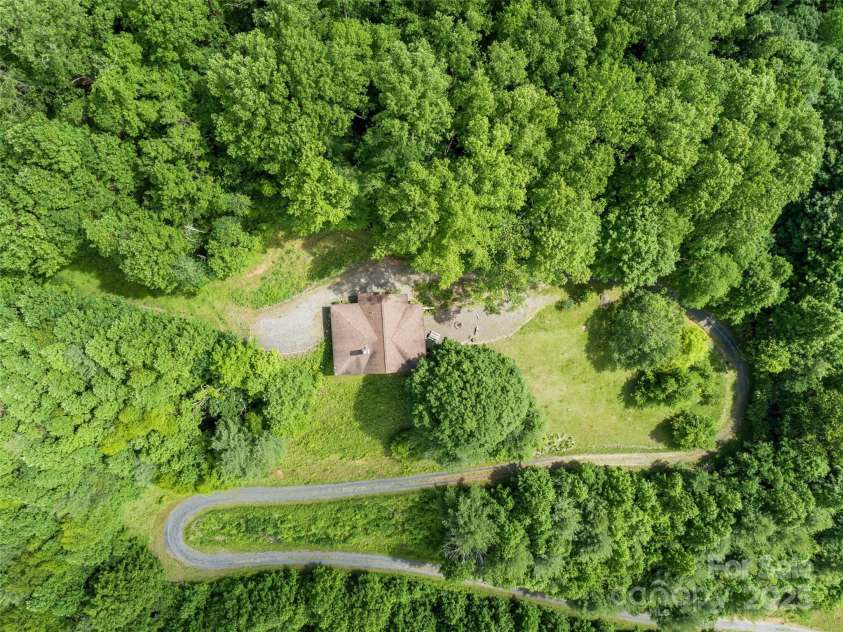 72 Pilgrims Lane, Burnsville, NC 28714.  MLS# CAR4163006, YatesRealty ID 4125. 