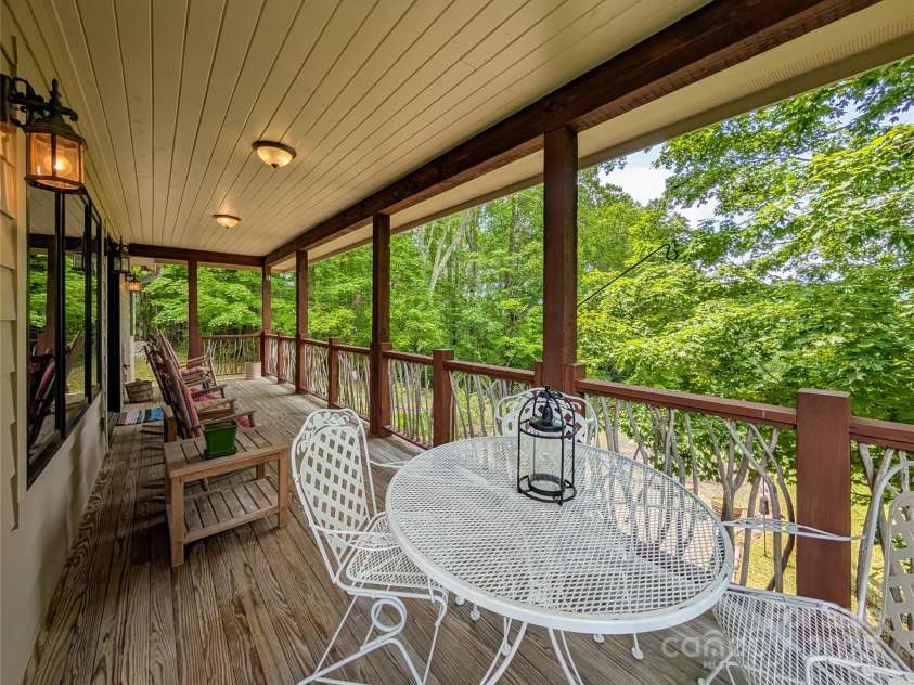 72 Pilgrims Lane, Burnsville, NC 28714.  MLS# CAR4163006, YatesRealty ID 4125. 