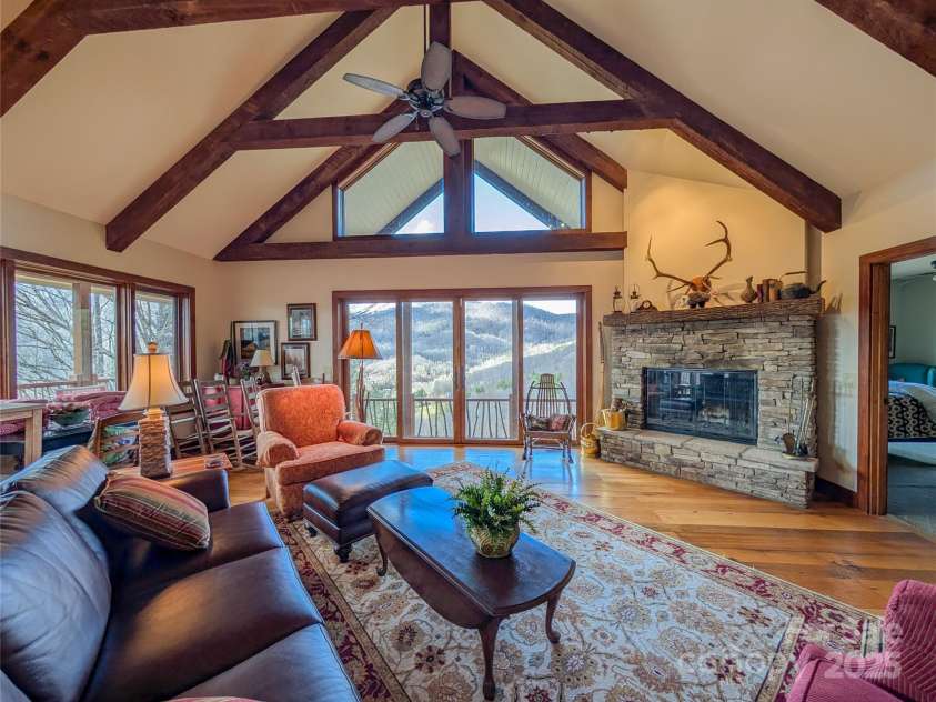 72 Pilgrims Lane, Burnsville, NC 28714.  MLS# CAR4163006, YatesRealty ID 4125. 