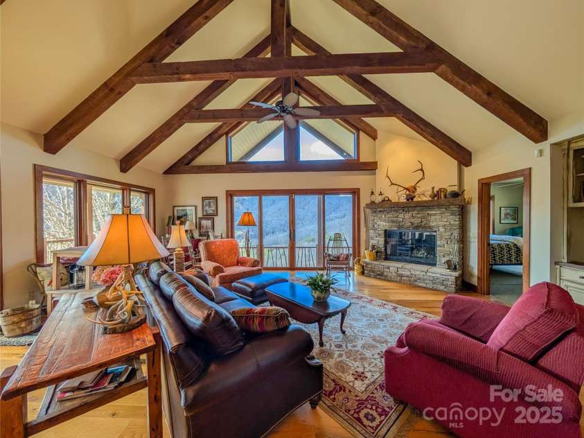 72 Pilgrims Lane, Burnsville, NC 28714.  MLS# CAR4163006, YatesRealty ID 4125. 
