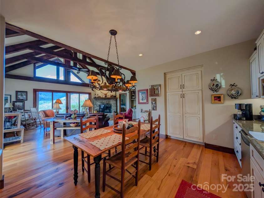 72 Pilgrims Lane, Burnsville, NC 28714.  MLS# CAR4163006, YatesRealty ID 4125. 