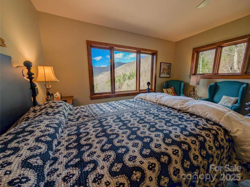 72 Pilgrims Lane, Burnsville, NC 28714.  MLS# CAR4163006, YatesRealty ID 4125. 