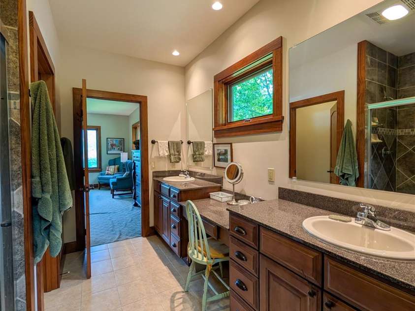 72 Pilgrims Lane, Burnsville, NC 28714.  MLS# CAR4163006, YatesRealty ID 4125. 