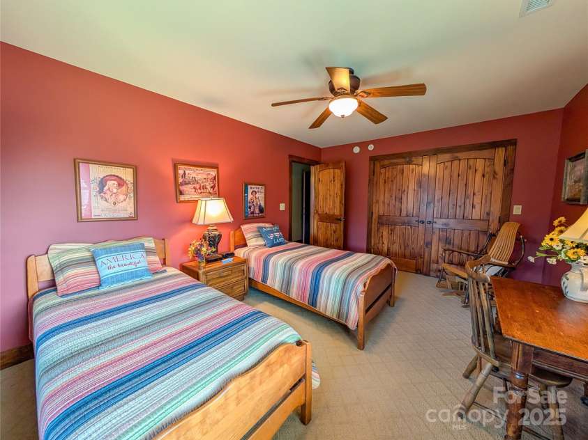 72 Pilgrims Lane, Burnsville, NC 28714.  MLS# CAR4163006, YatesRealty ID 4125. 