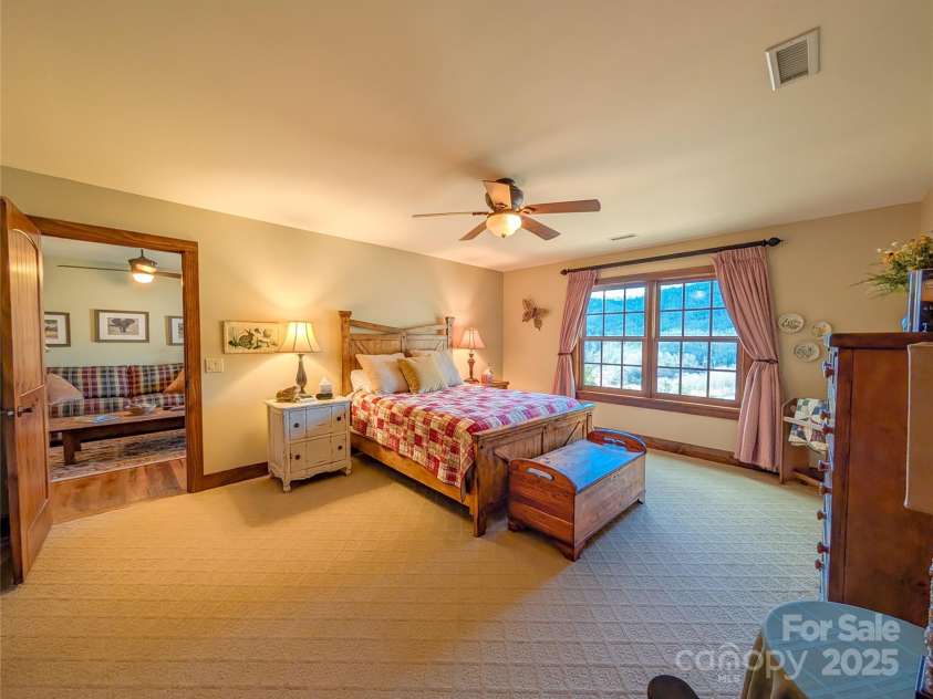 72 Pilgrims Lane, Burnsville, NC 28714.  MLS# CAR4163006, YatesRealty ID 4125. 