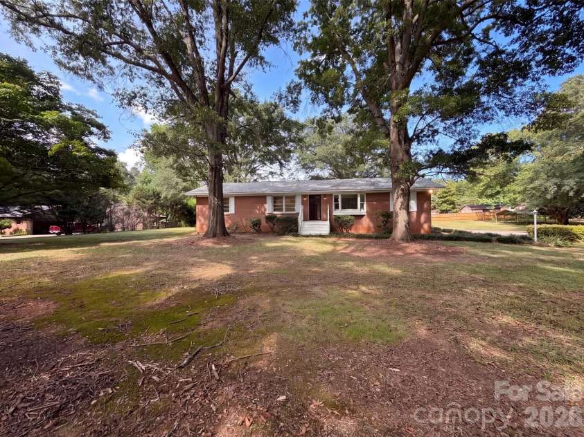 1077 Allendale Circle, Rock Hill, SC 29732.  MLS# CAR4411185, YatesRealty ID 41251. 