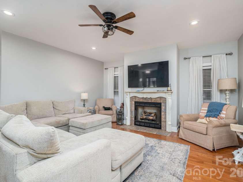 949 Cat Square Road, Vale, NC 28168.  MLS# CAR4411115, YatesRealty ID 41252. 