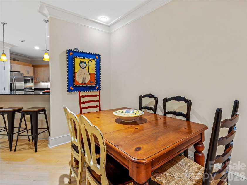 21 Battery Park Avenue, Asheville, NC 28801.  MLS# CAR4316380, YatesRealty ID 4126. 