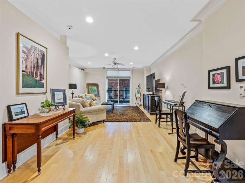 21 Battery Park Avenue, Asheville, NC 28801.  MLS# CAR4316380, YatesRealty ID 4126. 