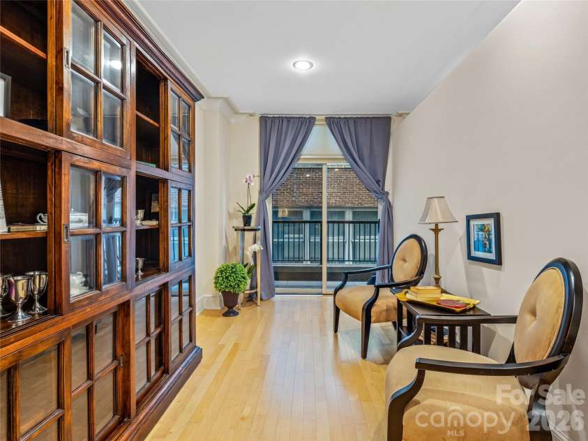 21 Battery Park Avenue, Asheville, NC 28801.  MLS# CAR4316380, YatesRealty ID 4126. 