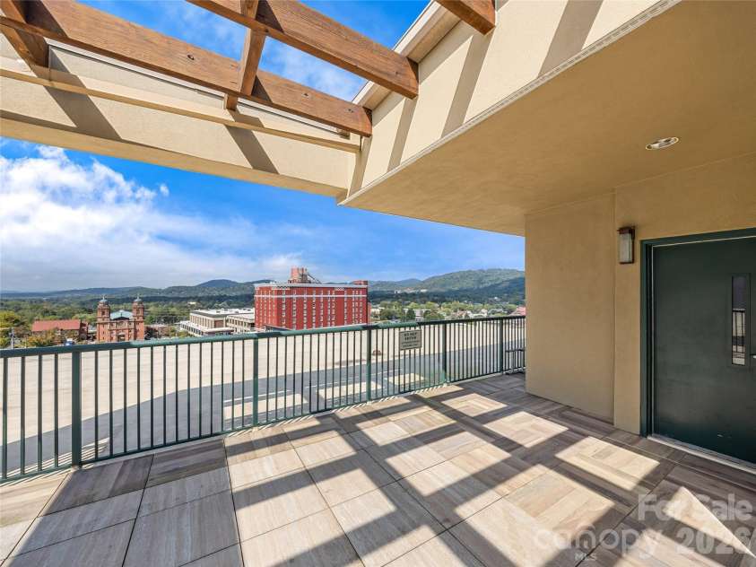 21 Battery Park Avenue, Asheville, NC 28801.  MLS# CAR4316380, YatesRealty ID 4126. 
