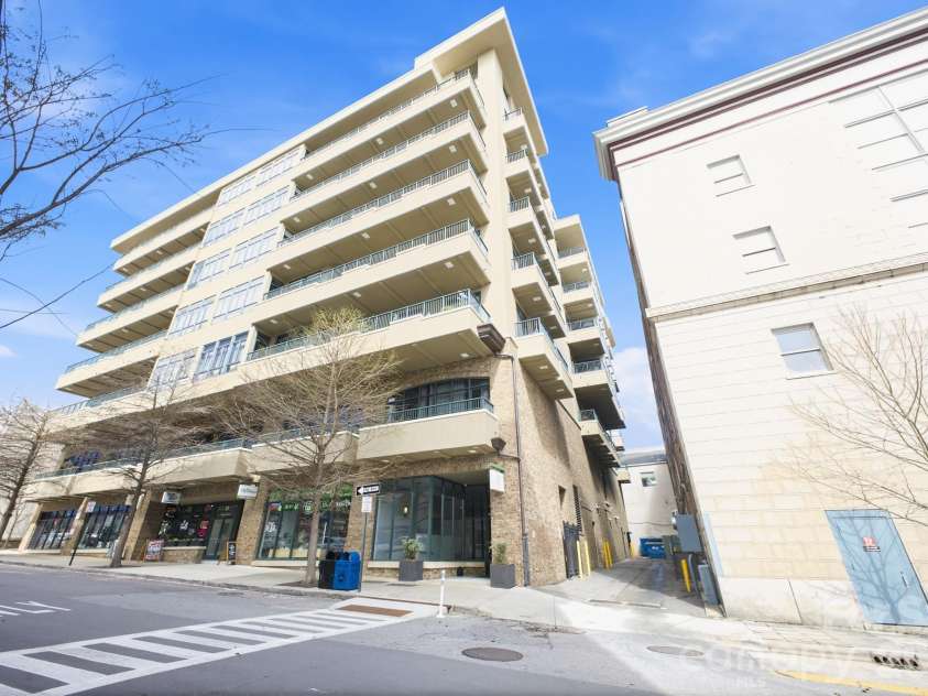21 Battery Park Avenue, Asheville, NC 28801.  MLS# CAR4366856, YatesRealty ID 4126. 21 Battery Park Building