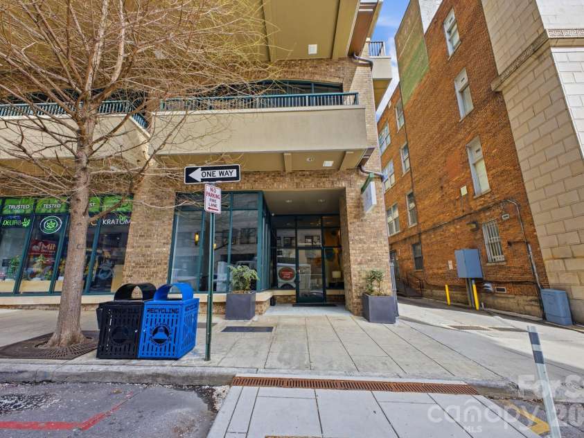 21 Battery Park Avenue, Asheville, NC 28801.  MLS# CAR4366856, YatesRealty ID 4126. 21 Battery Park Luxe Condos