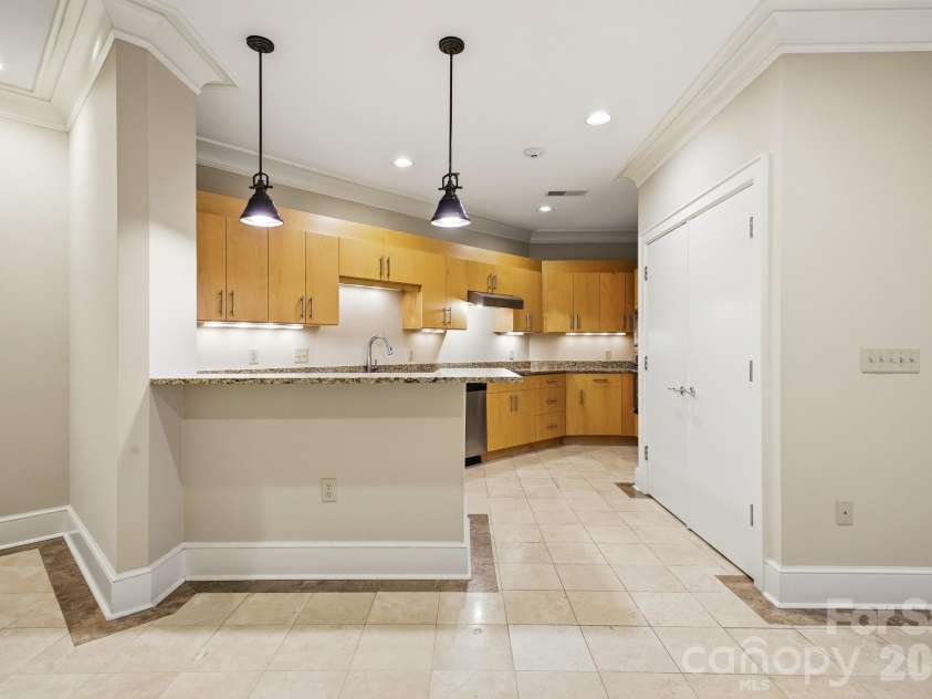 21 Battery Park Avenue, Asheville, NC 28801.  MLS# CAR4366856, YatesRealty ID 4126. Breakfast Bar Overlooking Kitchen