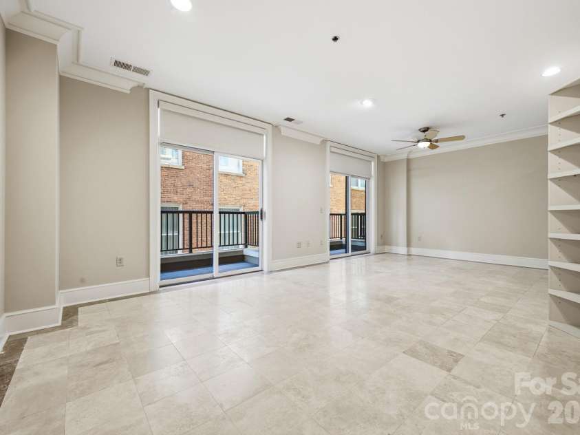 21 Battery Park Avenue, Asheville, NC 28801.  MLS# CAR4366856, YatesRealty ID 4126. Double Balconies in Living Area