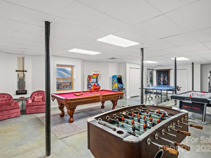 92 Bird Creek Estates Road, Black Mountain, NC 28711.  MLS# CAR4230693, YatesRealty ID 4126. 