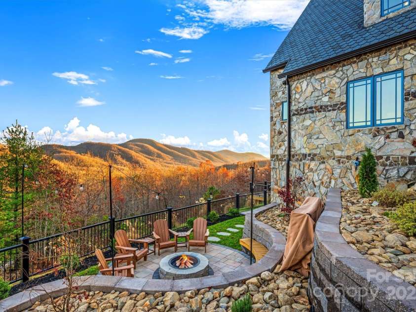 92 Bird Creek Estates Road, Black Mountain, NC 28711.  MLS# CAR4230693, YatesRealty ID 4126. 