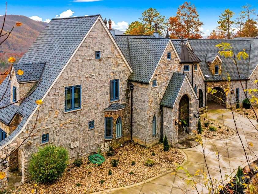 92 Bird Creek Estates Road, Black Mountain, NC 28711.  MLS# CAR4230693, YatesRealty ID 4126. 