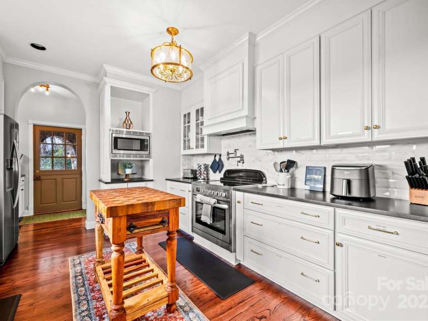 92 Bird Creek Estates Road, Black Mountain, NC 28711.  MLS# CAR4230693, YatesRealty ID 4126. 