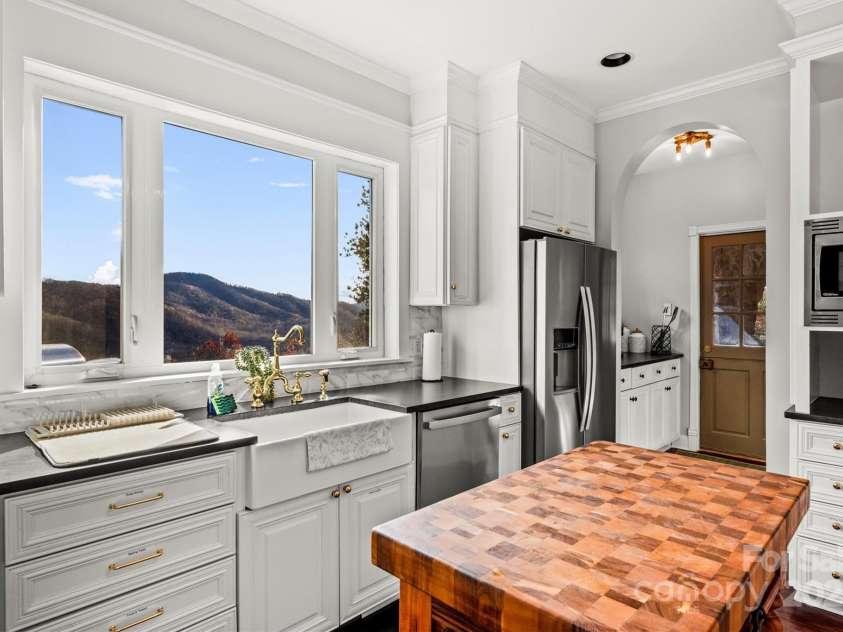 92 Bird Creek Estates Road, Black Mountain, NC 28711.  MLS# CAR4230693, YatesRealty ID 4126. 