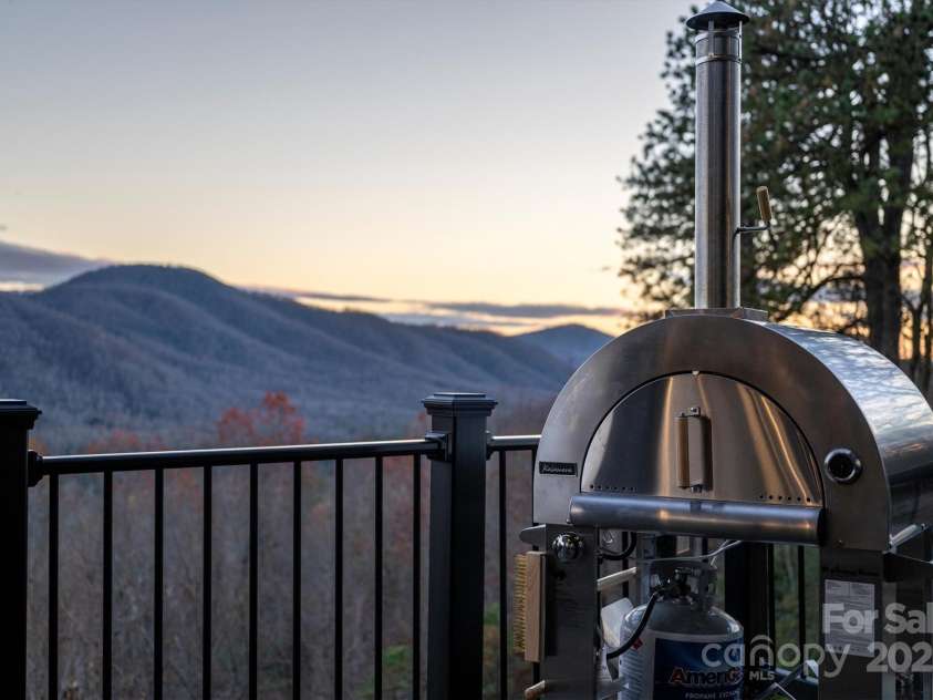 92 Bird Creek Estates Road, Black Mountain, NC 28711.  MLS# CAR4230693, YatesRealty ID 4126. 