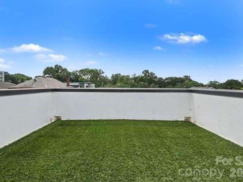 1300 10th Street, Charlotte, NC 28204.  MLS# CAR4386950, YatesRealty ID 41261. 