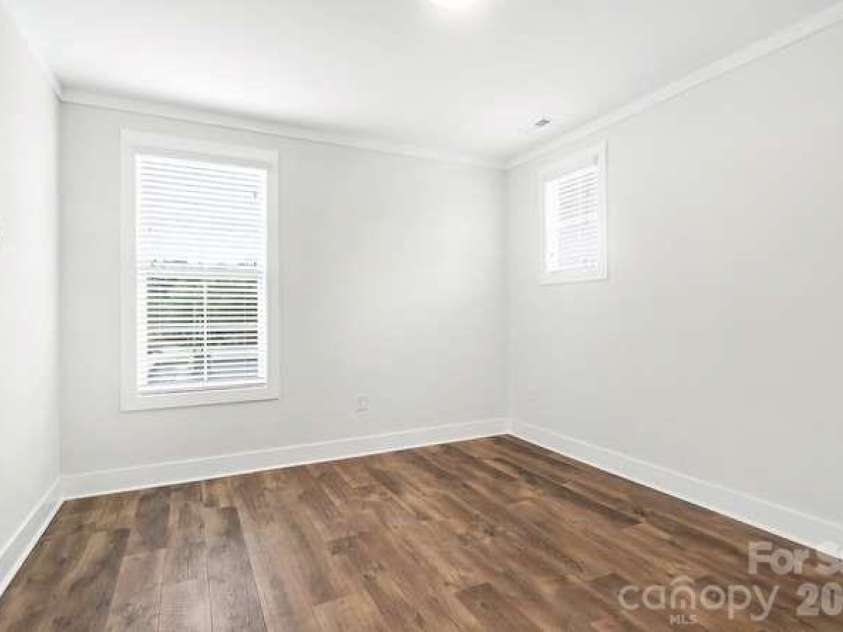 1300 10th Street, Charlotte, NC 28204.  MLS# CAR4386950, YatesRealty ID 41261. Bedroom