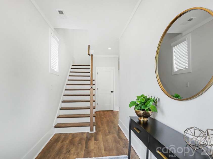 1302 10th Street, Charlotte, NC 28204.  MLS# CAR4362381, YatesRealty ID 41262. 