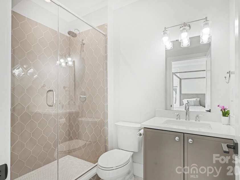 1302 10th Street, Charlotte, NC 28204.  MLS# CAR4362381, YatesRealty ID 41262. 