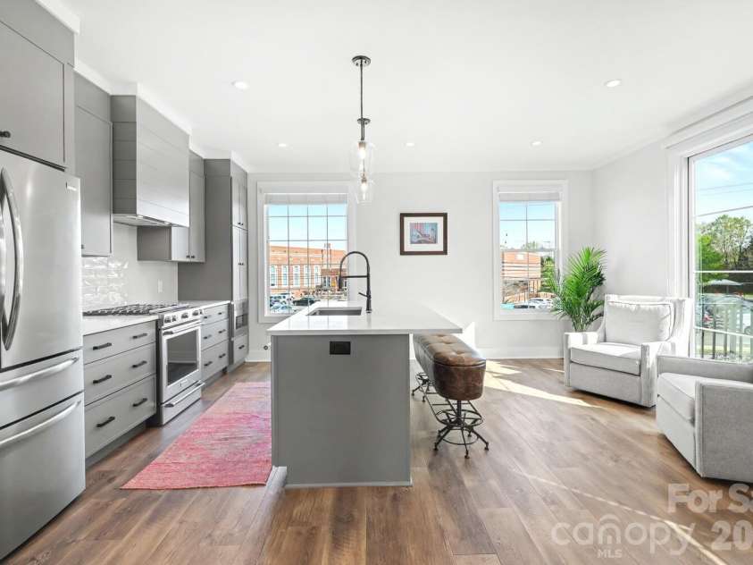 1302 10th Street, Charlotte, NC 28204.  MLS# CAR4362381, YatesRealty ID 41262. 