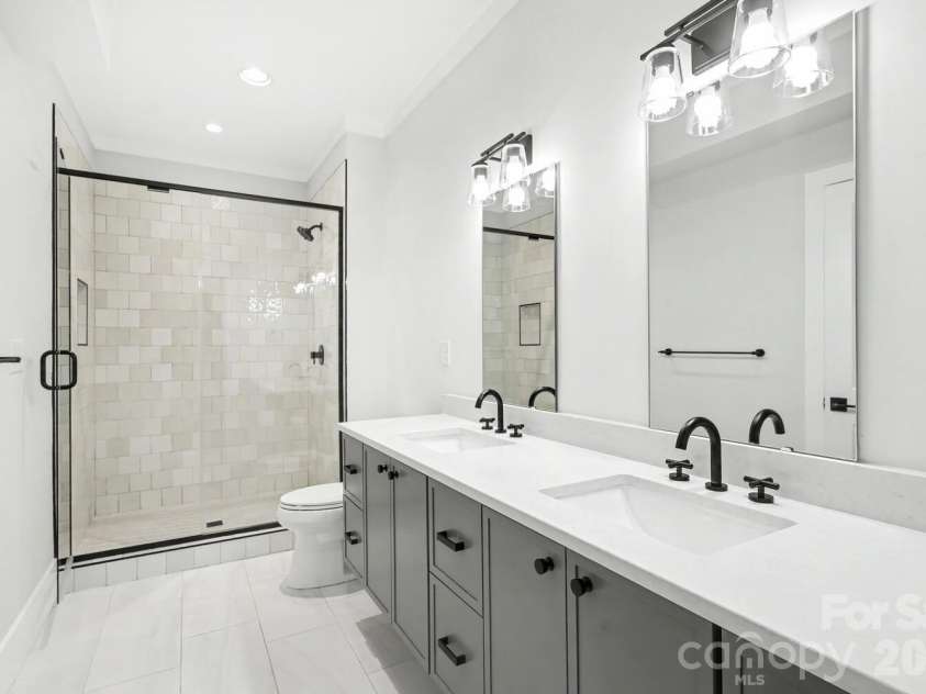 1302 10th Street, Charlotte, NC 28204.  MLS# CAR4362381, YatesRealty ID 41262. 