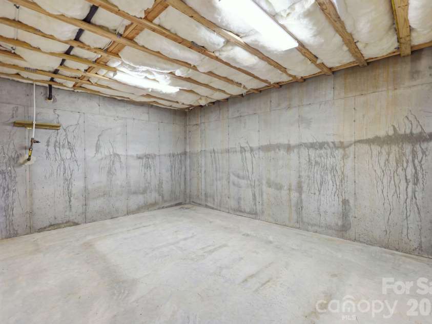 168 Chattooga Run, Hendersonville, NC 28739.  MLS# CAR4405423, YatesRealty ID 41263. 