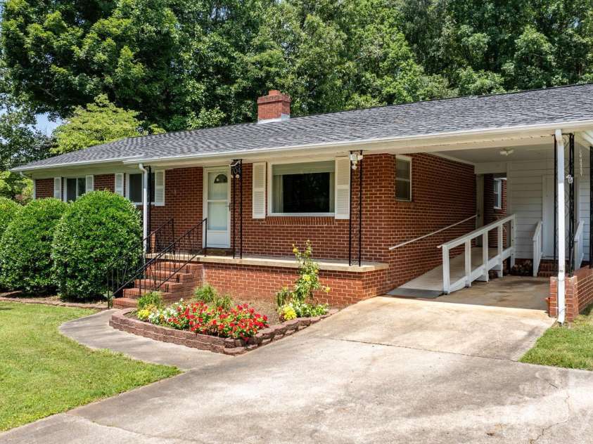 704 4th Street, Conover, NC 28613.  MLS# CAR4403036, YatesRealty ID 41265. 