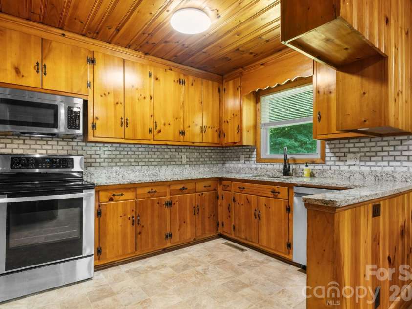 704 4th Street, Conover, NC 28613.  MLS# CAR4403036, YatesRealty ID 41265. 