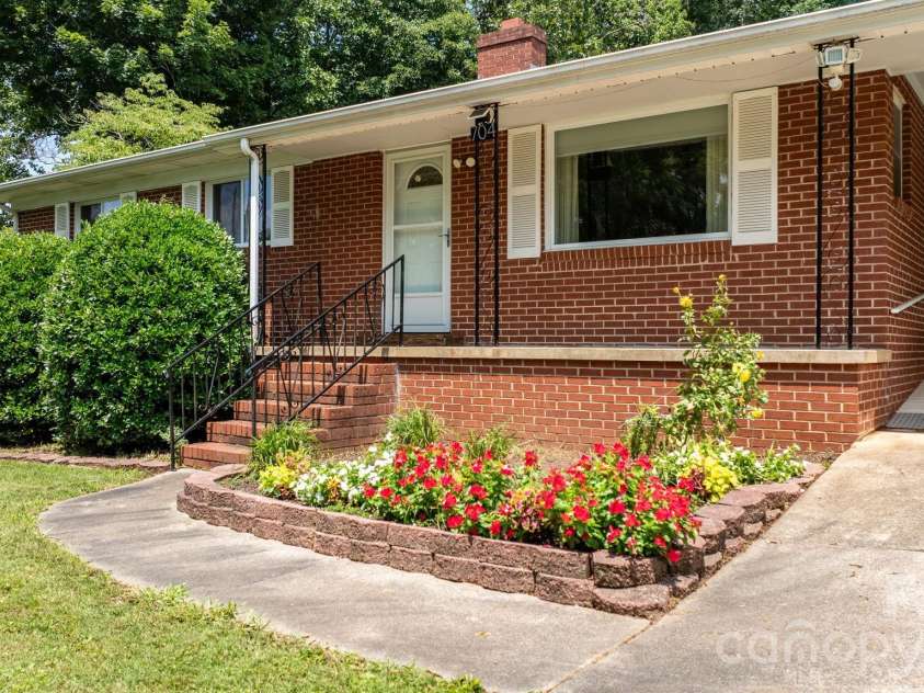 704 4th Street, Conover, NC 28613.  MLS# CAR4403036, YatesRealty ID 41265. 