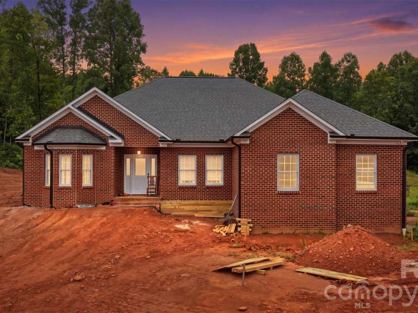 3242 Cornwell Drive, Morganton, NC 28655.  MLS# CAR4408595, YatesRealty ID 41266. 
