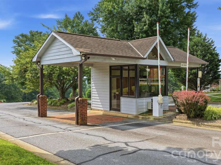 3242 Cornwell Drive, Morganton, NC 28655.  MLS# CAR4408595, YatesRealty ID 41266. 