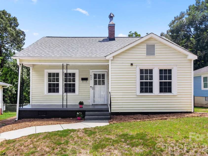 623 4th Avenue, Gastonia, NC 28054.  MLS# CAR4404617, YatesRealty ID 41268. 