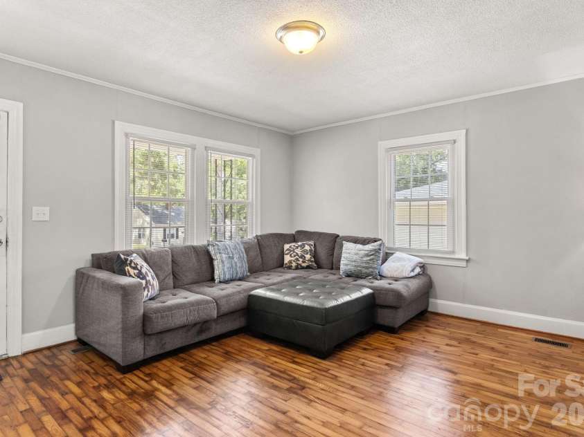 623 4th Avenue, Gastonia, NC 28054.  MLS# CAR4404617, YatesRealty ID 41268. 
