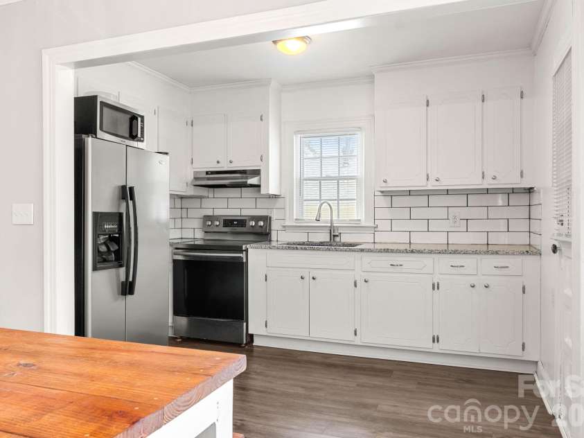 623 4th Avenue, Gastonia, NC 28054.  MLS# CAR4404617, YatesRealty ID 41268. 
