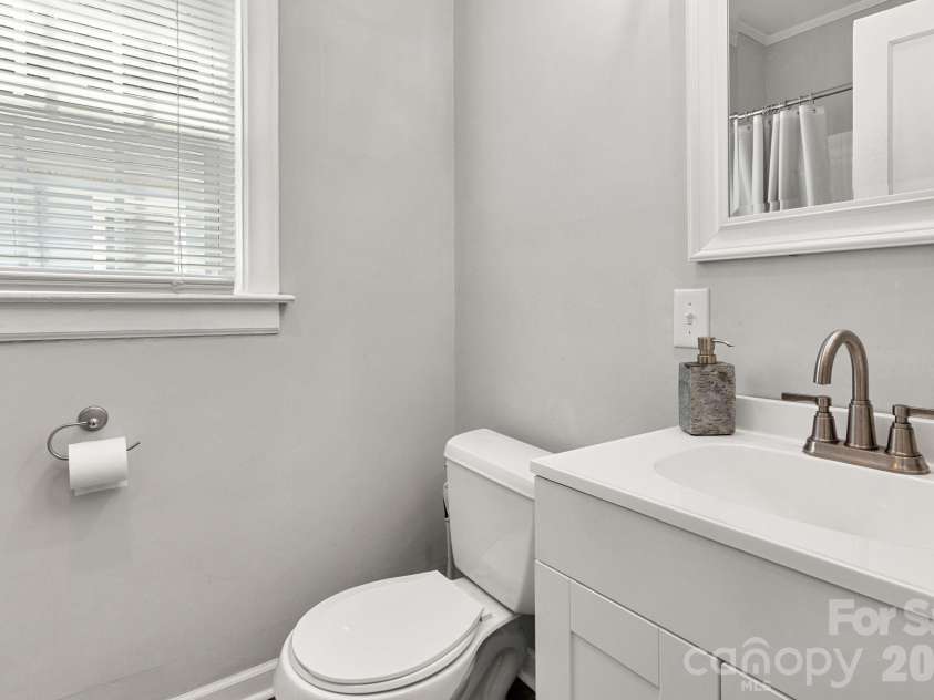 623 4th Avenue, Gastonia, NC 28054.  MLS# CAR4404617, YatesRealty ID 41268. 