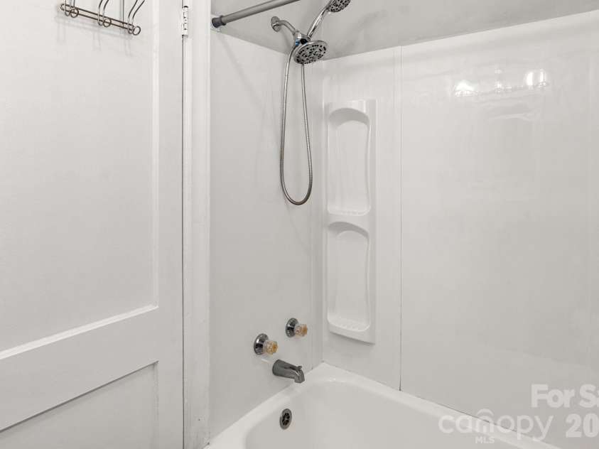 623 4th Avenue, Gastonia, NC 28054.  MLS# CAR4404617, YatesRealty ID 41268. 