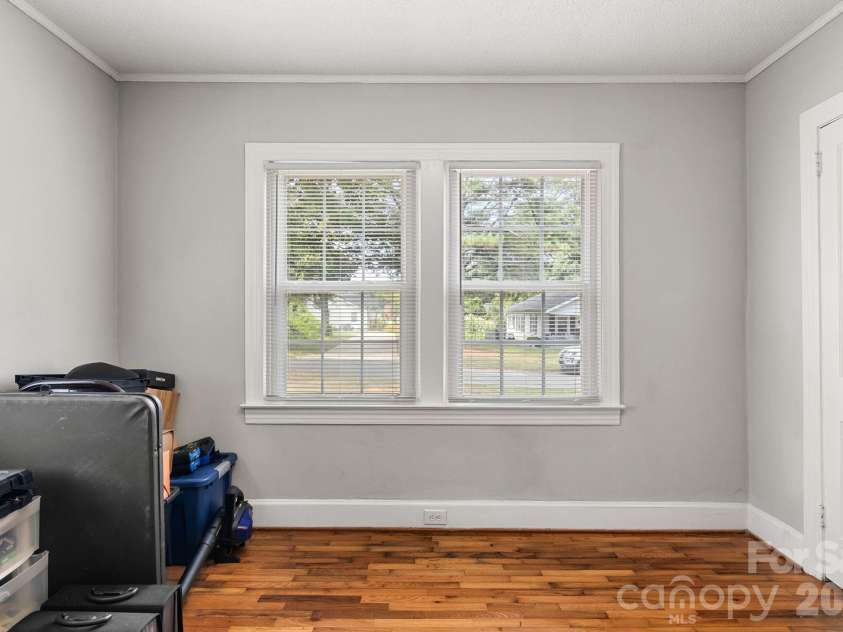 623 4th Avenue, Gastonia, NC 28054.  MLS# CAR4404617, YatesRealty ID 41268. 