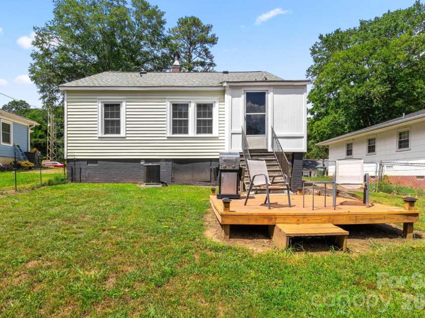 623 4th Avenue, Gastonia, NC 28054.  MLS# CAR4404617, YatesRealty ID 41268. 