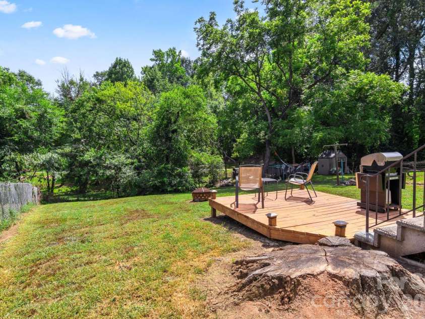 623 4th Avenue, Gastonia, NC 28054.  MLS# CAR4404617, YatesRealty ID 41268. 