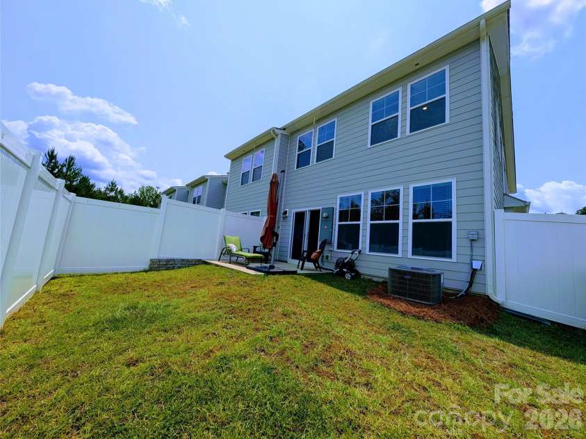 644 Altamonte Drive, Clover, SC 29710.  MLS# CAR4406415, YatesRealty ID 41269. 