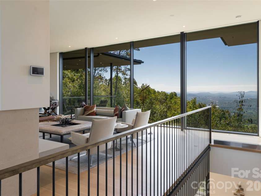 353 Retreat Ridge Way, Asheville, NC 28804.  MLS# CAR4301089, YatesRealty ID 4127. 