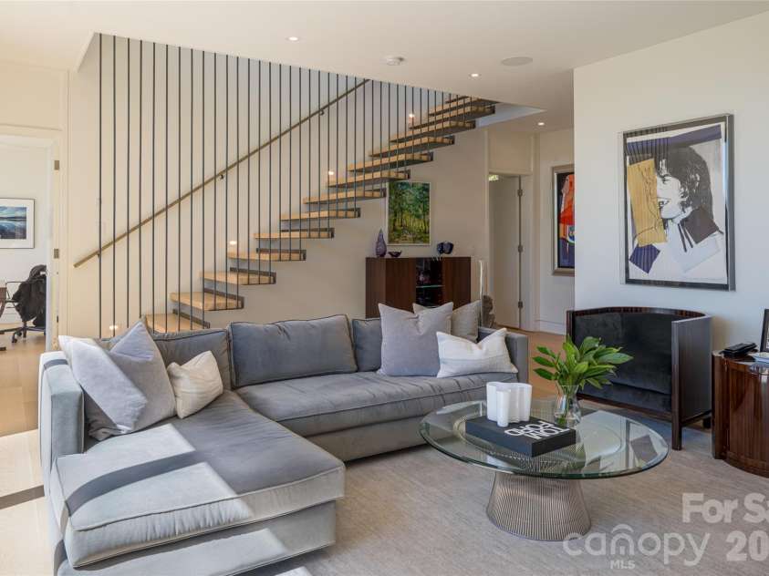 353 Retreat Ridge Way, Asheville, NC 28804.  MLS# CAR4301089, YatesRealty ID 4127. 