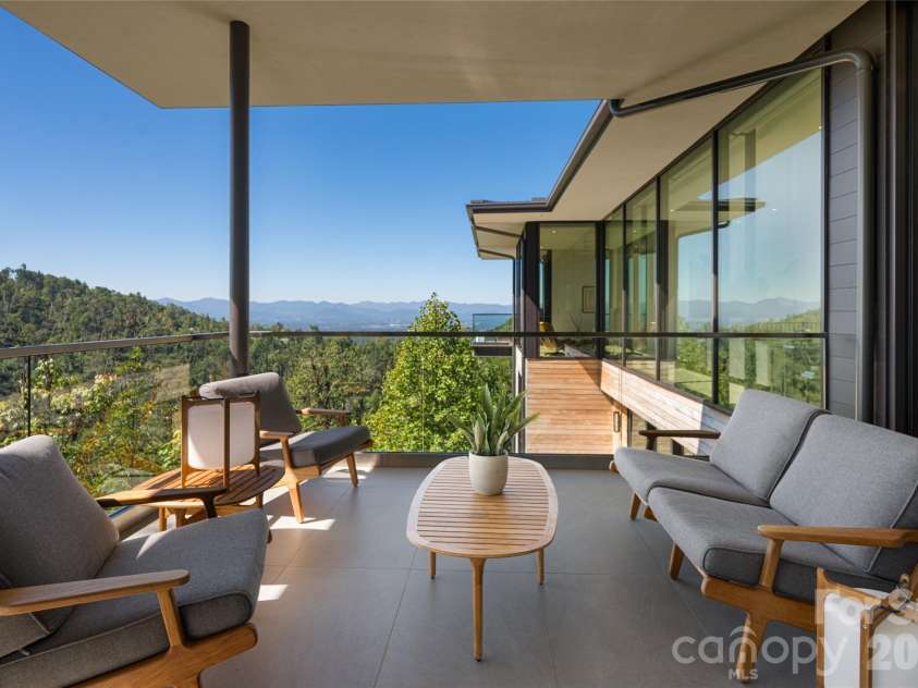353 Retreat Ridge Way, Asheville, NC 28804.  MLS# CAR4301089, YatesRealty ID 4127. 