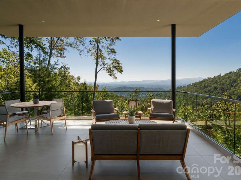 353 Retreat Ridge Way, Asheville, NC 28804.  MLS# CAR4301089, YatesRealty ID 4127. 